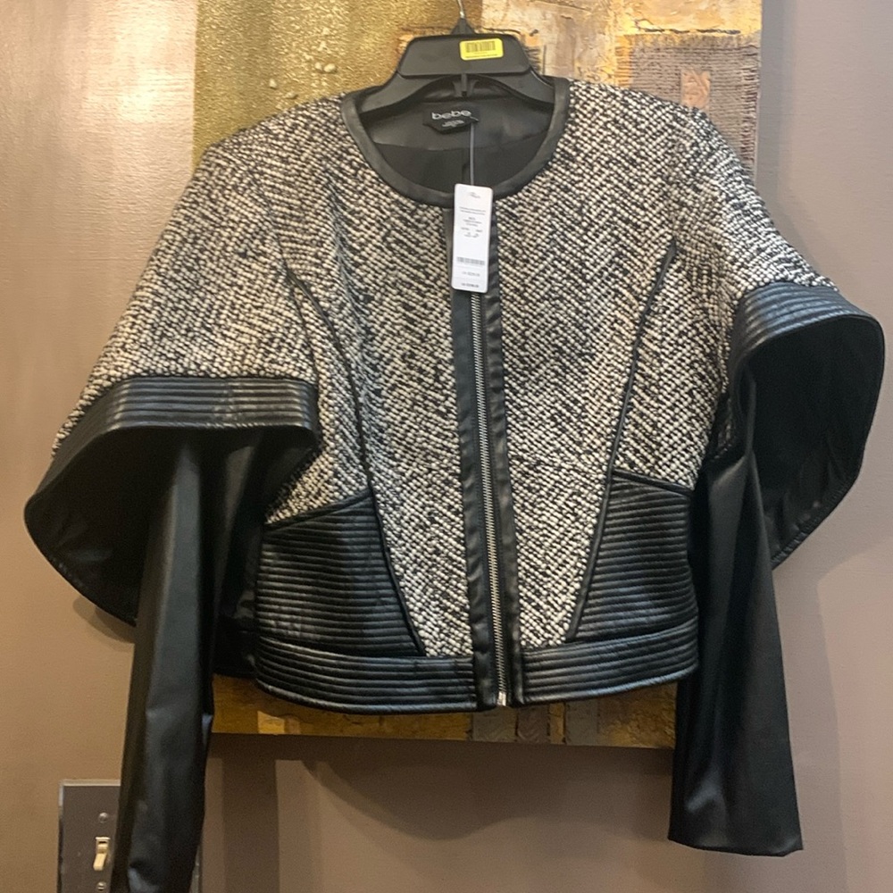 Bebe jacket with leather arms and front zipper cape style